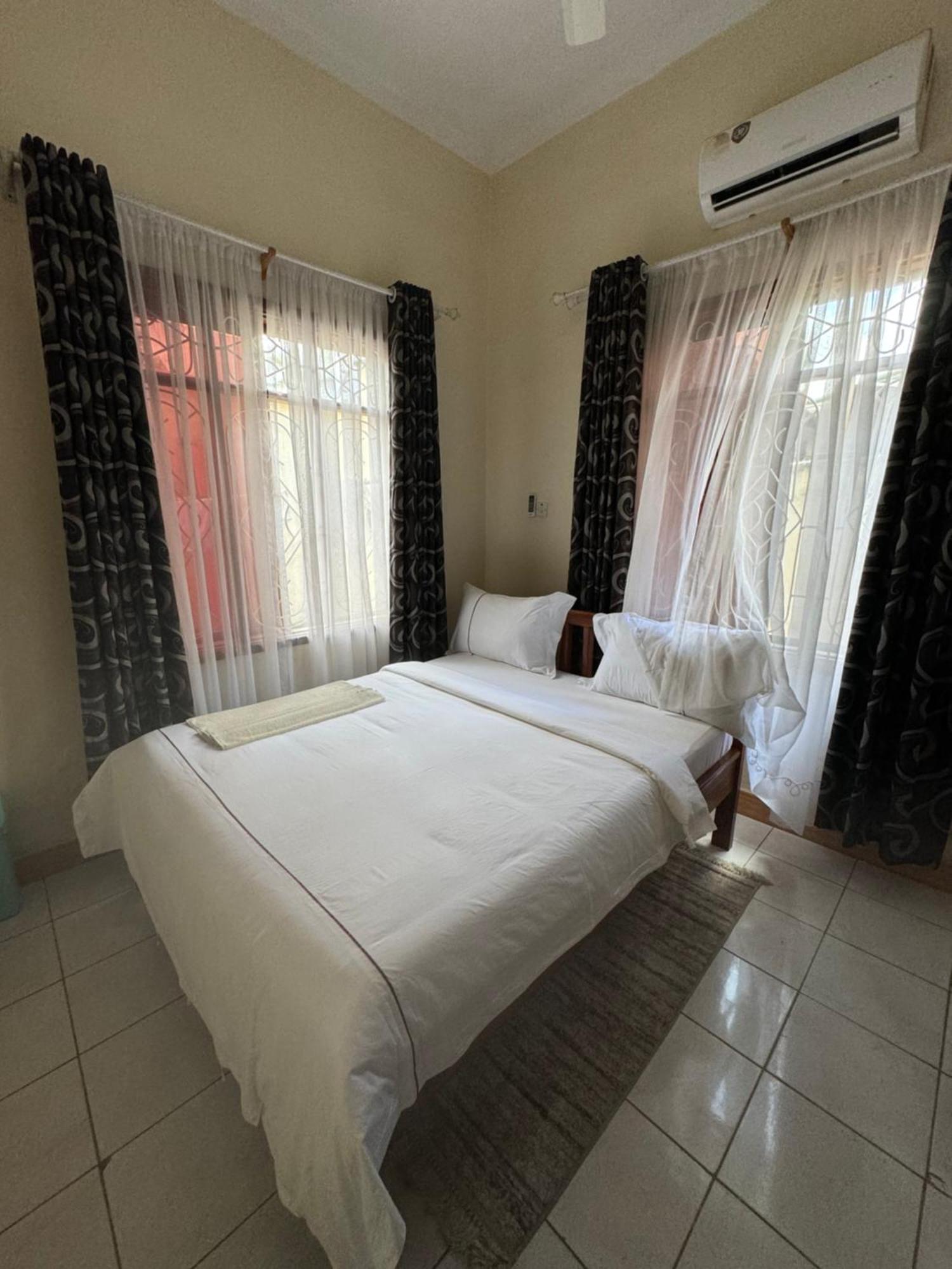 G & S Executive Lodge Darüsselam Dış mekan fotoğraf